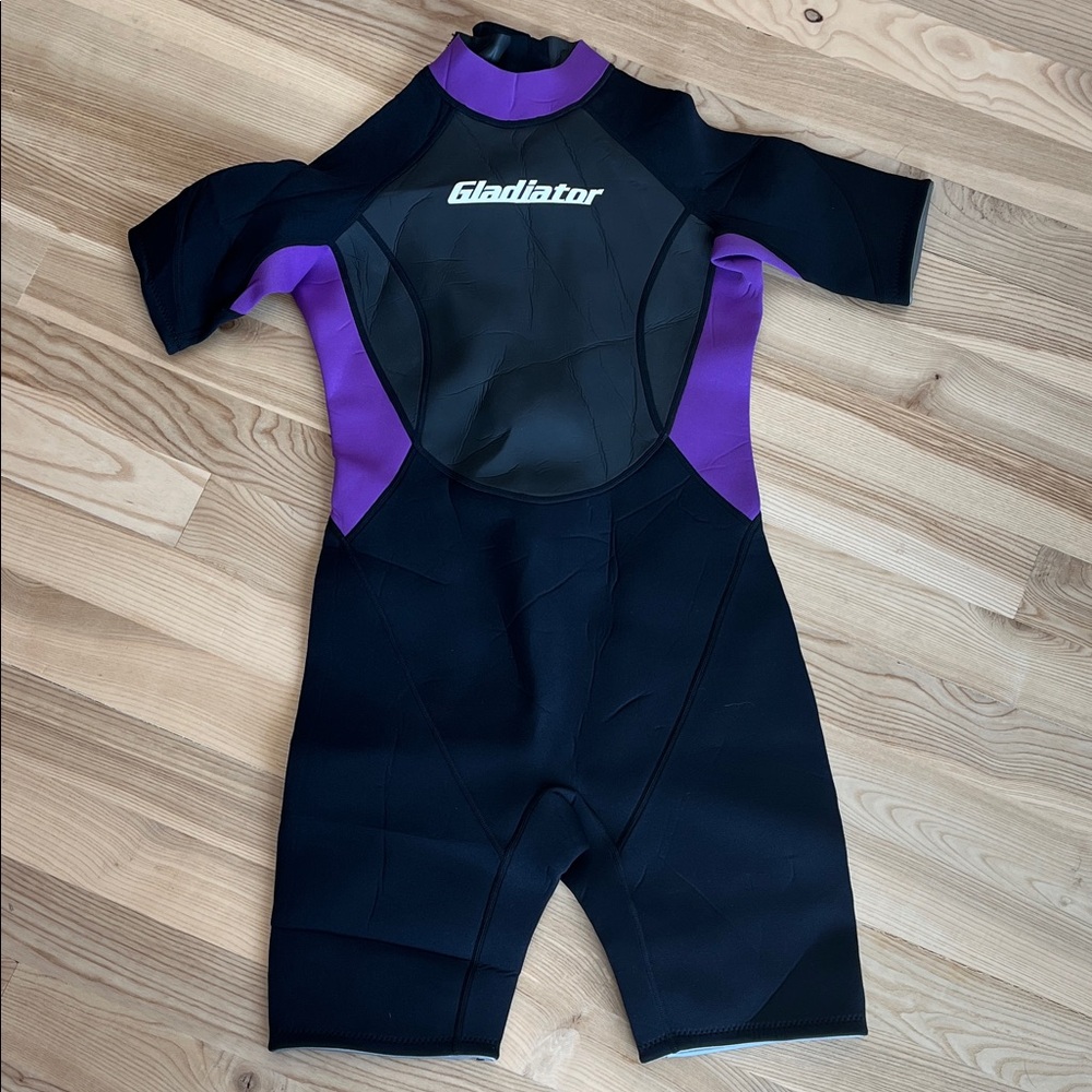 Women’s Short Sleeve Swim Rashguard - Black & Purple